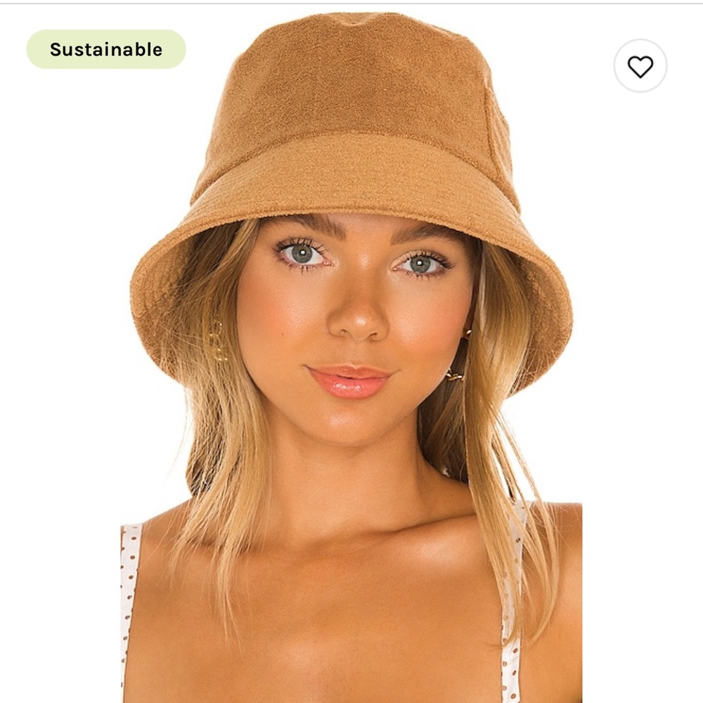 Terry cloth bucket hat. So I’m trend. Perfect condition worn once.